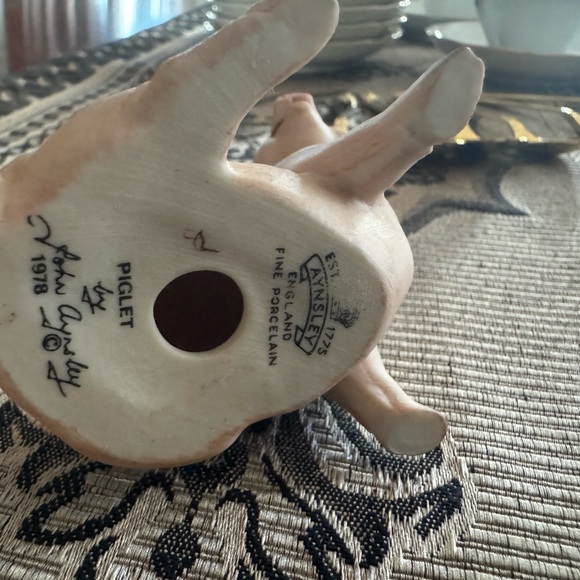 Ainsley Piglet Pink Pig Fine Porcelain Figure Signed - Picture 4 of 6